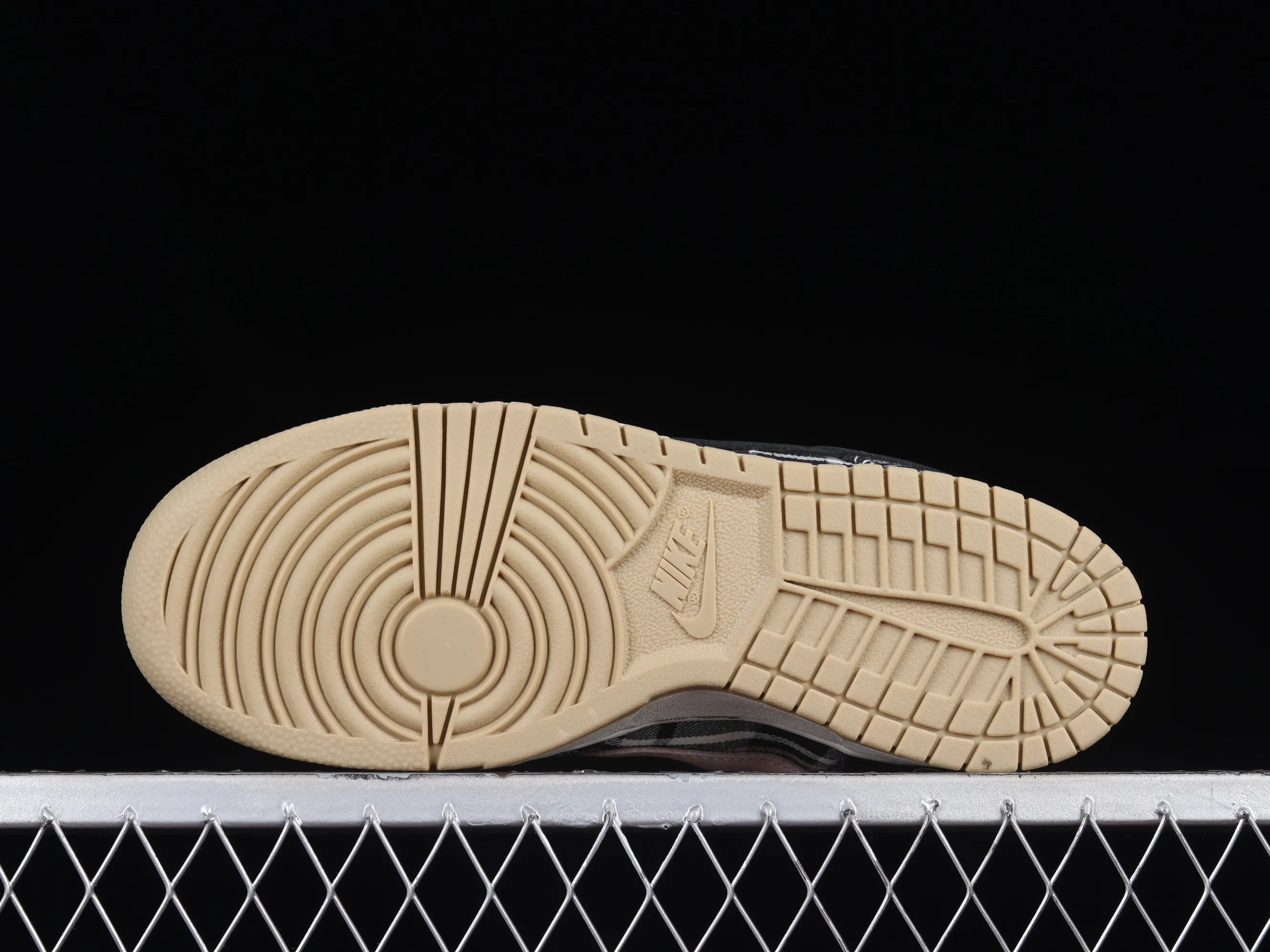 All categories Nk SB Dunk series Nk SB Dunk Low low-top sneakers M version Travis Scott x Nk SB Dunk joint sneakers Cashew fruit SB low-top casual sports skateboard shoes CT5053-001